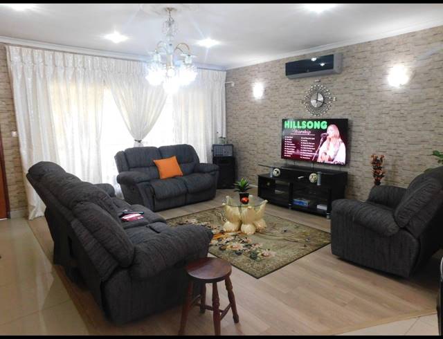 4 BEDROOM HOUSE FOR SALE IN ESCOMBE